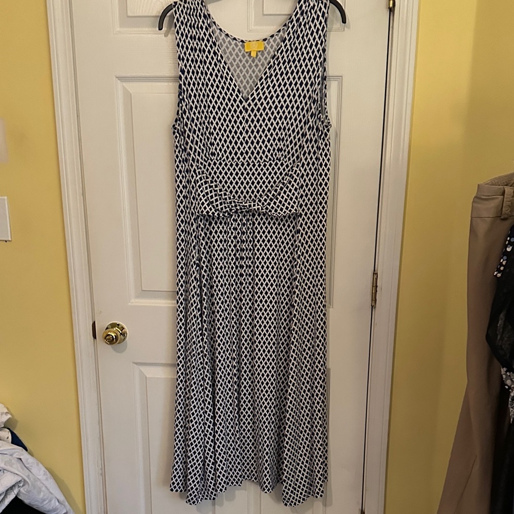 Liz Lange Navy Blue   and White Geometric Maxi Dress